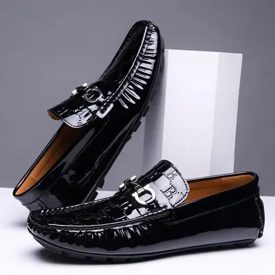  PATENT LEATHER SLIP-ON DRIVING SHOES 