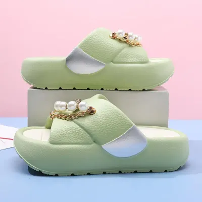 COMFORTABLE SUMMER SANDALS