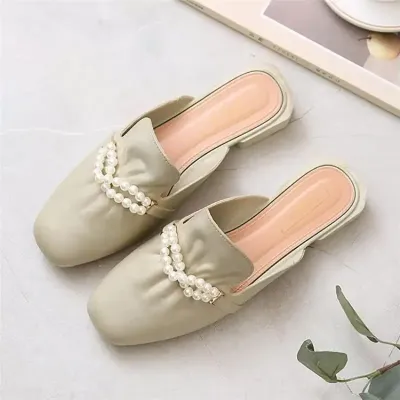 INDOOR AND OUTDOOR FLAT SLIPPERS
