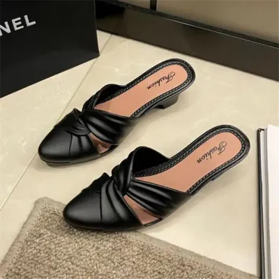 COMFORTABLE MID-HEEL BUN SLIPPER
