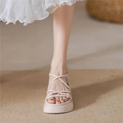 WOMEN'S SHOES FOR OUTDOOR WEAR