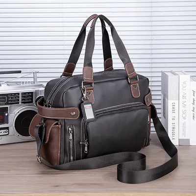 Men’s Leather Travel Shoulder Bag