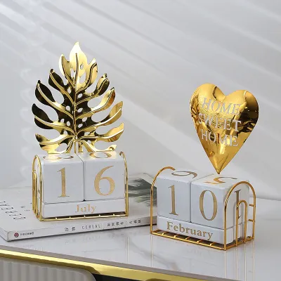 Wooden Flip Desk Calendar 