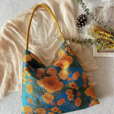 Flower Contrasting Embossed Cloth Bag