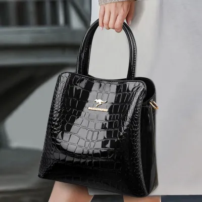 Sleek Design Shoulder Bag