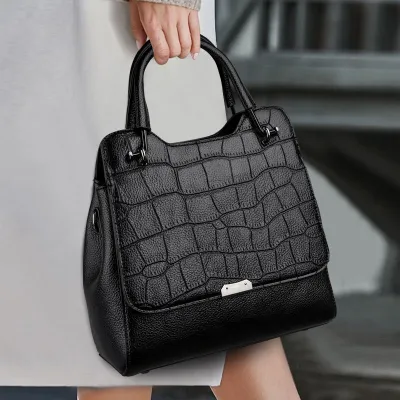 Classic Beauty Daily Tote Bag