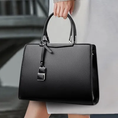 Elegant Glossy Carry Handbag