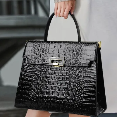 Urban Premium Shoulder Tote