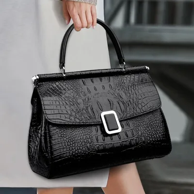 Elegant Glow Leather Shoulder Bag