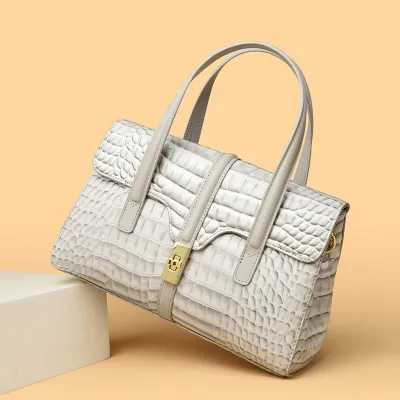 Fashion Chic Leather Handbag