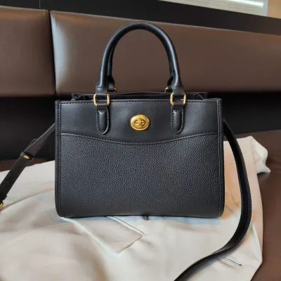Chic Style Timeless Tote Purse