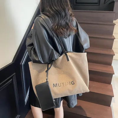 Timeless Style Everyday Handbag