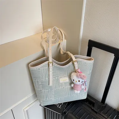 Sleek & Stylish Shoulder Bag
