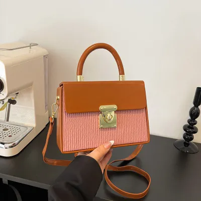 Bold Elegance Shoulder Carry