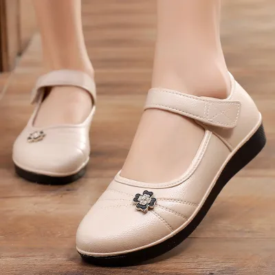 Classic Touch Lace-Up Casual Shoes
