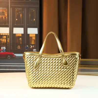 Stylish Stripes Pattern Shoulder Bag