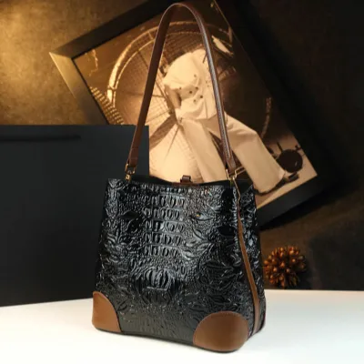 Street Chic Leather Crossbody Bag