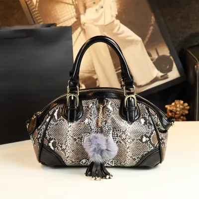 Golden Touch Chain Shoulder Bag