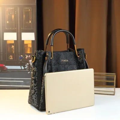 Velvet Glow Trendy Crossbody Bag