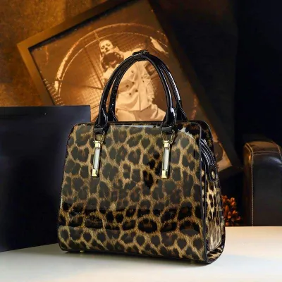 Grace Line Classic Crossbody Bag