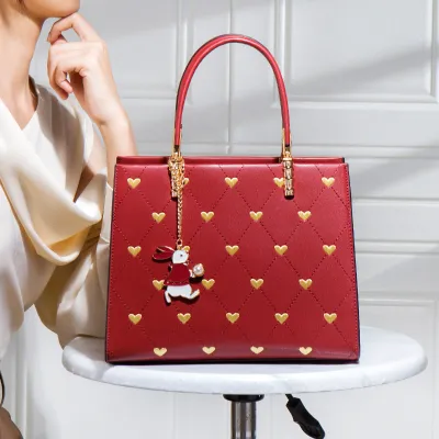 Modern Chic Fashion Handbag