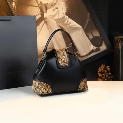 Simple Charm Daily Tote