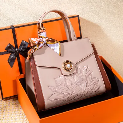 Royal Chic Shoulder Handbag