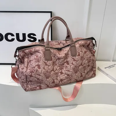 Short-distance travel bag