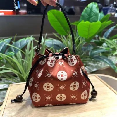 Minimal Touch Crossbody Bag
