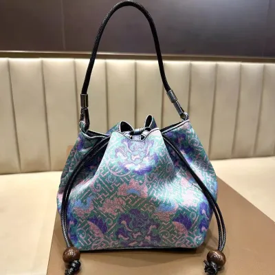 Minimal Touch Crossbody Bag