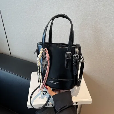 Fashion Pulse Shoulder Bag