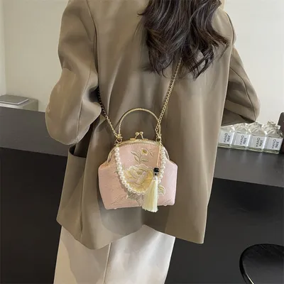 SOFT VEGAN LEATHER TOTE