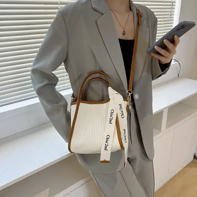 TRAVEL FRIENDLY COMPACT PURSE