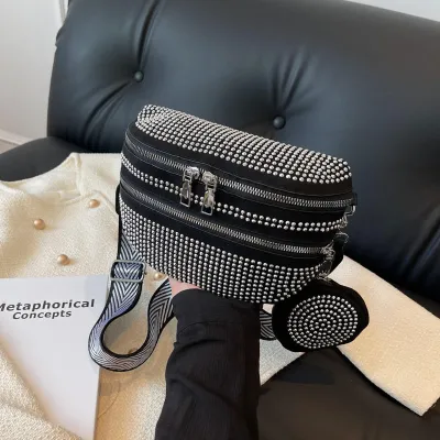 CUTE LITTLE CARRY PURSE