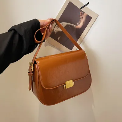 FASHION-FORWARD SLING BAG