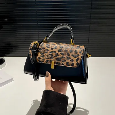 LIGHTWEIGHT SHOULDER CARRY PURSE