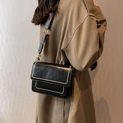 GLAMOROUS GOLDEN HANDBAG