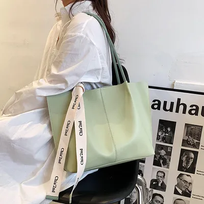 GRACEFUL CHAIN HANDLE PURSE