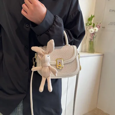 DIAGONAL STRAP CROSSBODY BAG