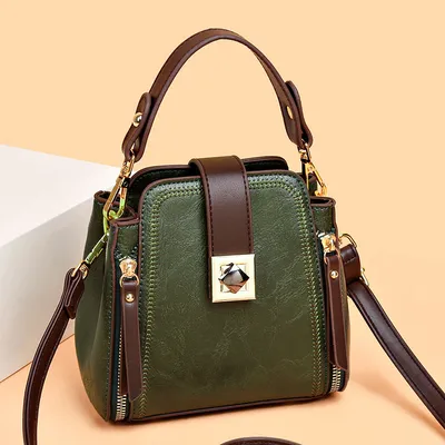 SMALL BUT STYLISH PURSE