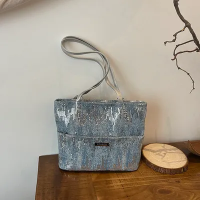 LUXURIOUS PEARL BAG