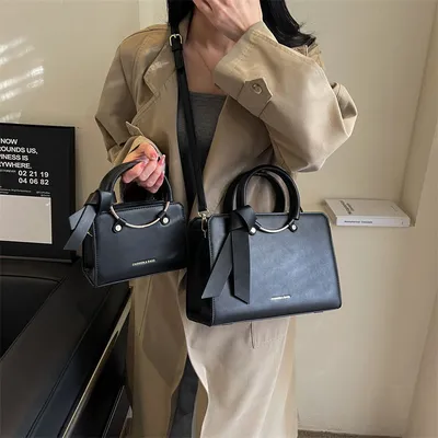 LIGHTWEIGHT GIRL HANDBAG