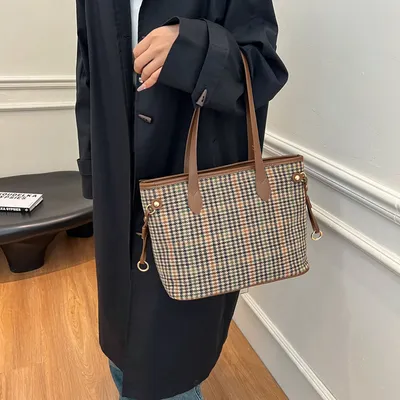 TRENDY EVERYDAY CROSSBODY PURSE