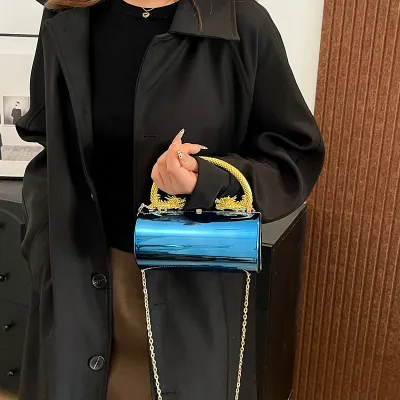 SIMPLE AND CLASSY HANDBAG