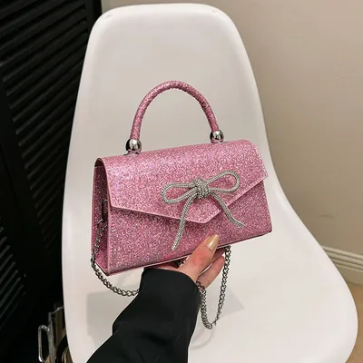 GLOSSY LEATHER LOOK HANDBAG