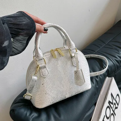 FASHIONABLE PEARL DETAIL BAG