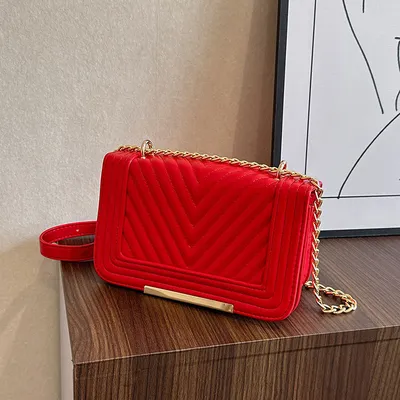 VERSATILE TOTE FOR DAILY USE