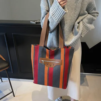 SIMPLE EVERYDAY USE PURSE