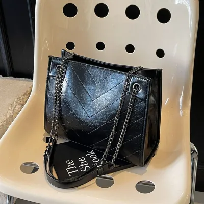 SQUARE HANDBAG WITH ZIP LOCK