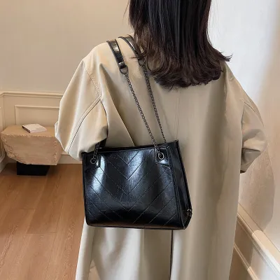 SQUARE HANDBAG WITH ZIP LOCK